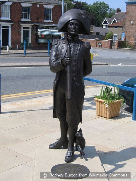 イギリス東部のドニントンという町にあるフリンダースとトリムの銅像