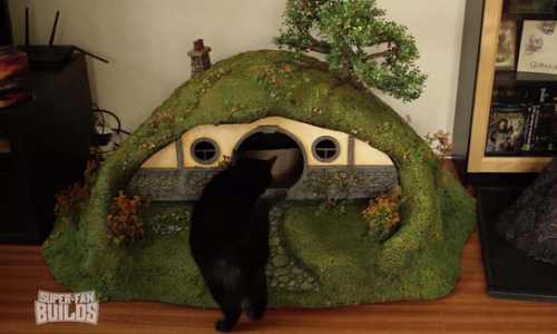 映画「ロード・オブ・ザ・リング」をモチーフとした猫のトイレ